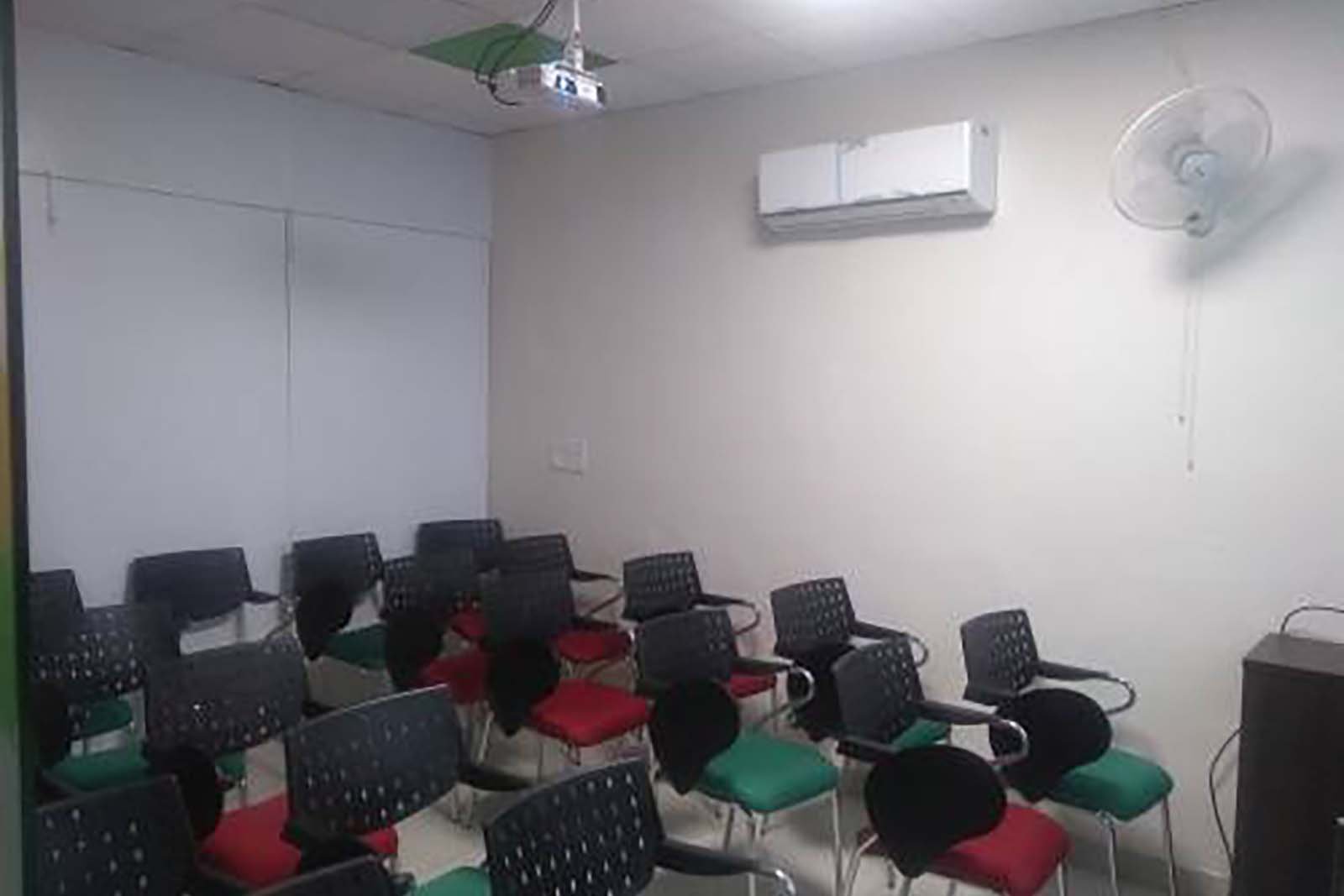 Training-Room-for-20-Seats-2-1